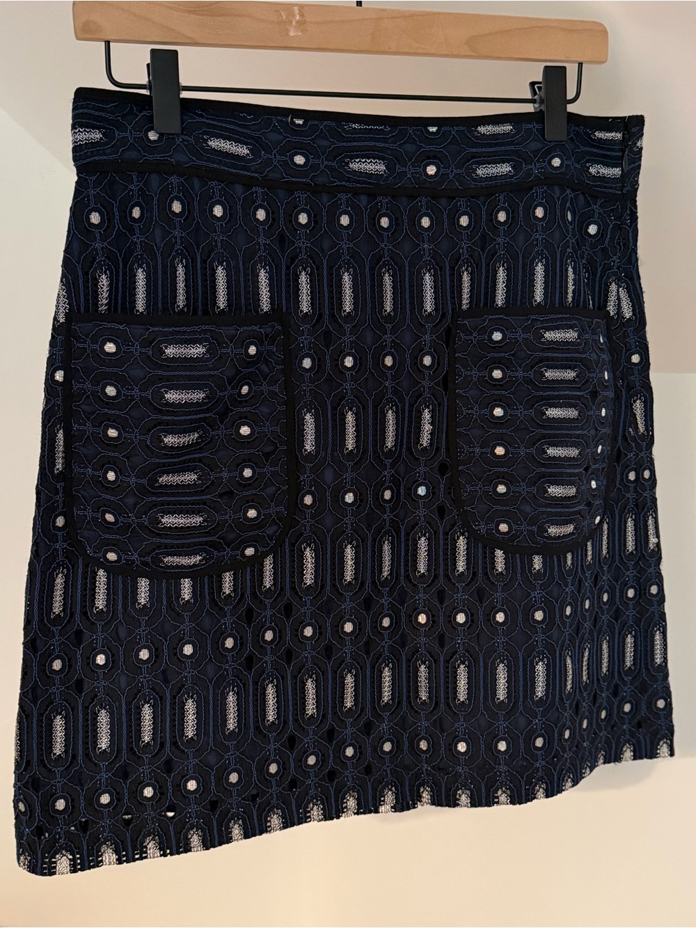 Loft Navy and White skirt with pockets
